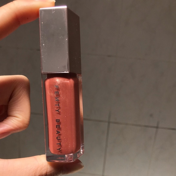 Fenty Beauty Other - Fenty Beauty gloss bomb
